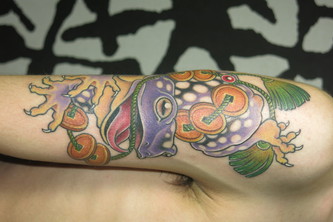 TRICKY FROG TATOO|Gallery カラー 三脚蟾蜍